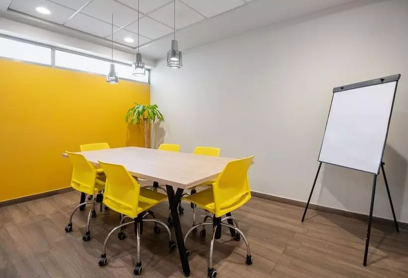 هتل City Express Suites By Marriott Ciudad De México Anzures