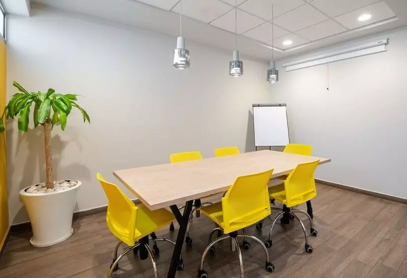 هتل City Express Suites By Marriott Ciudad De México Anzures