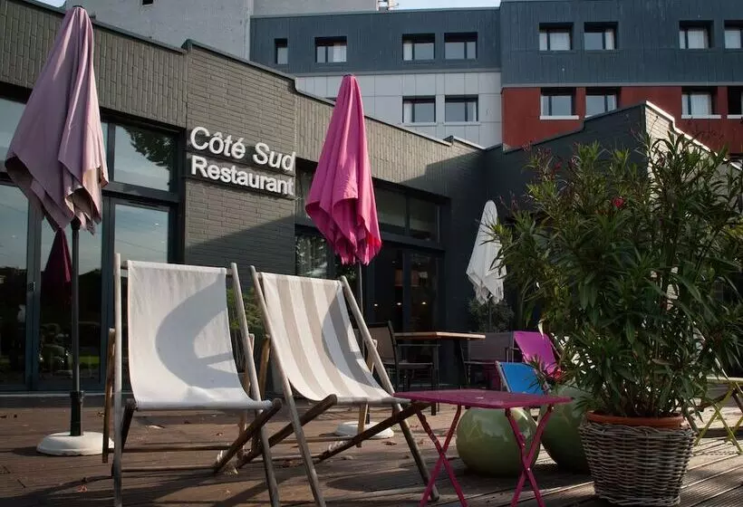 Отель Du Casino