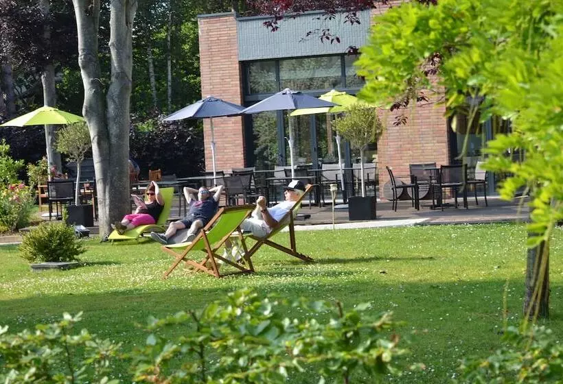 Отель Du Casino