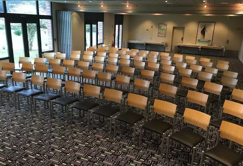 Отель Du Casino