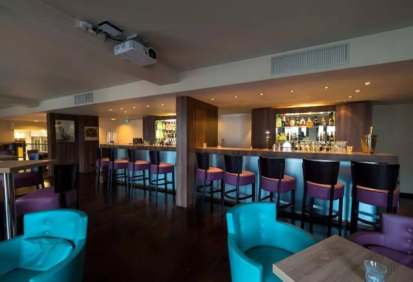 Отель Du Casino