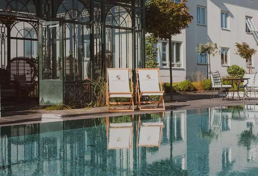 Отель Falkenberg Strandbad