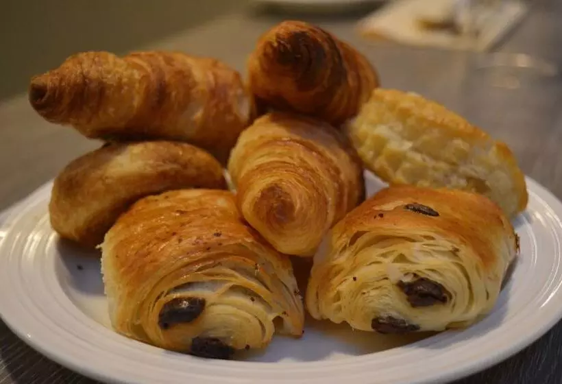 هتل Lumen Paris Louvre