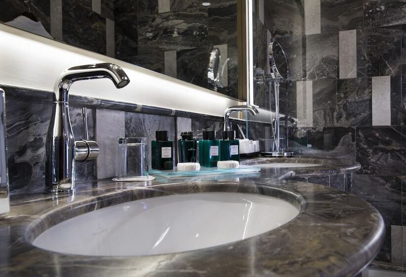 ホテル Lumen Paris Louvre