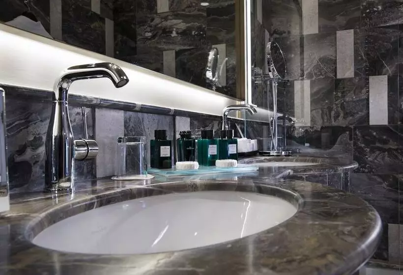 هتل Lumen Paris Louvre