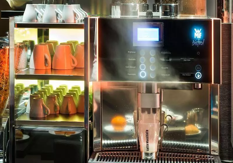 Midnight Hotel Paris