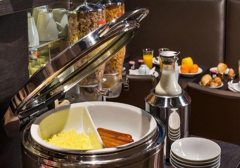 Midnight Hotel Paris