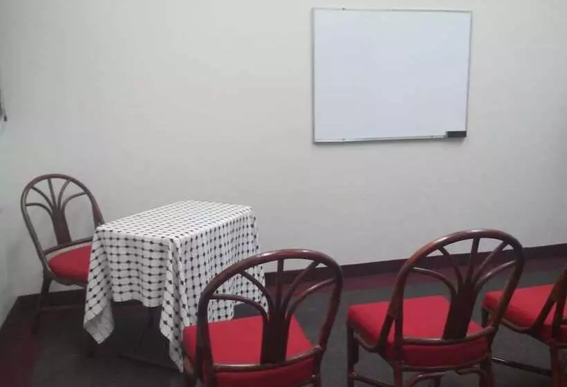 فندق Puente Real