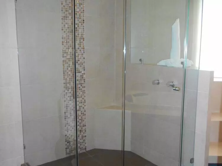 فندق Puente Real