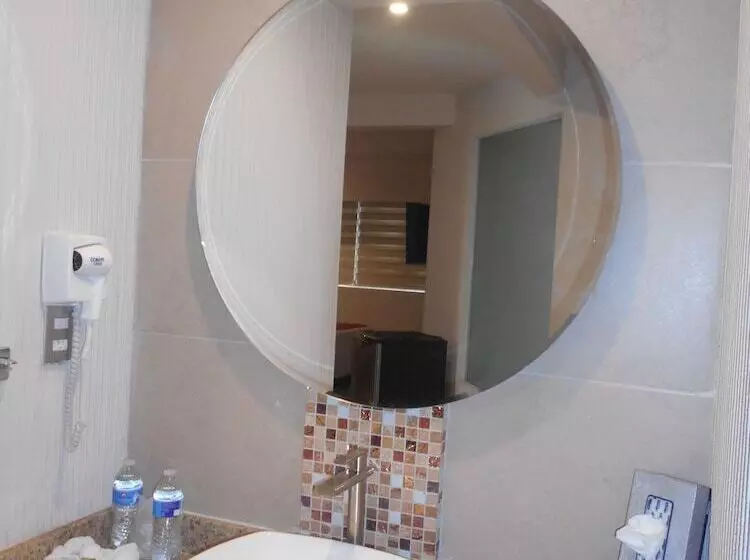 فندق Puente Real