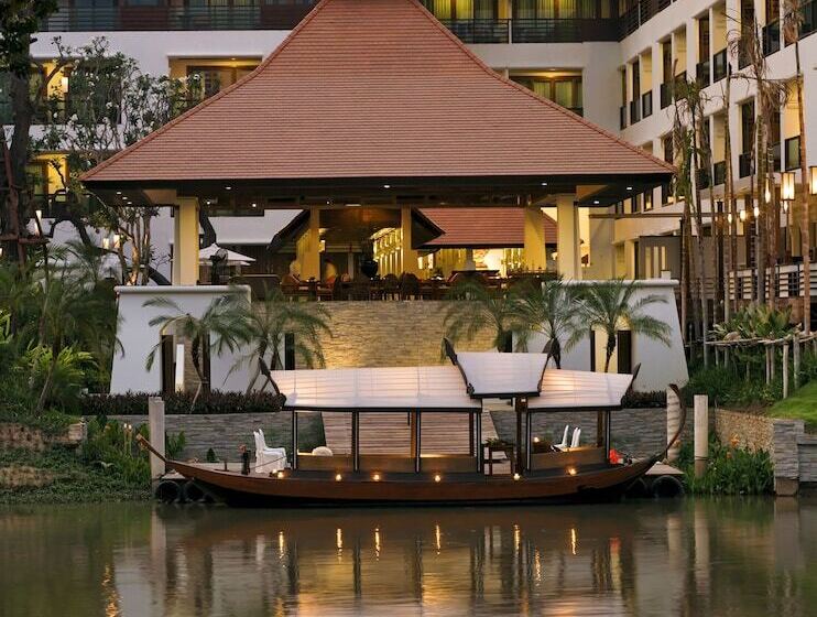 هتل Rati Lanna Riverside Spa Resort