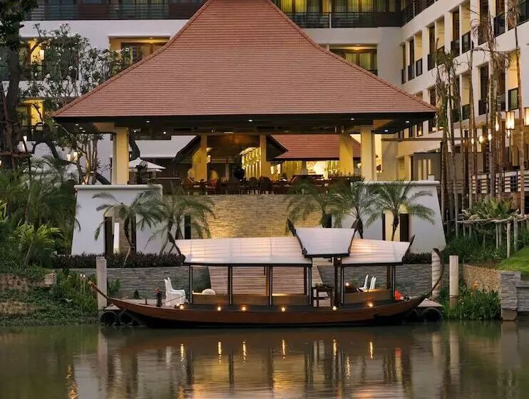 Отель Rati Lanna Riverside Spa Resort