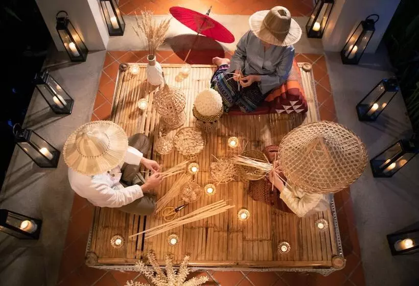 Отель Rati Lanna Riverside Spa Resort