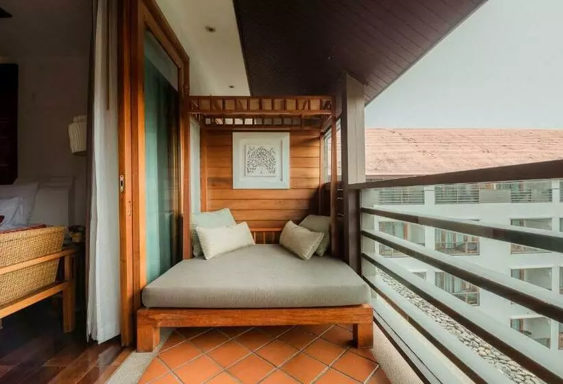 Отель Rati Lanna Riverside Spa Resort