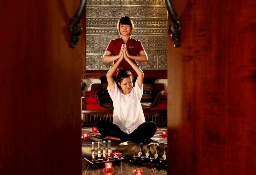 هتل Rati Lanna Riverside Spa Resort