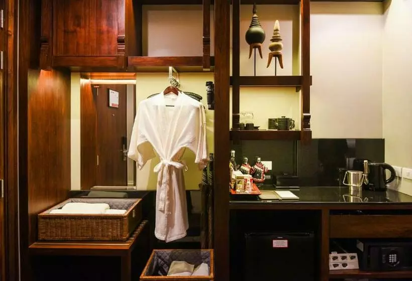 Отель Rati Lanna Riverside Spa Resort