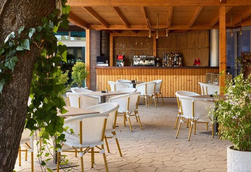 هتل Sol Tropikal Durres