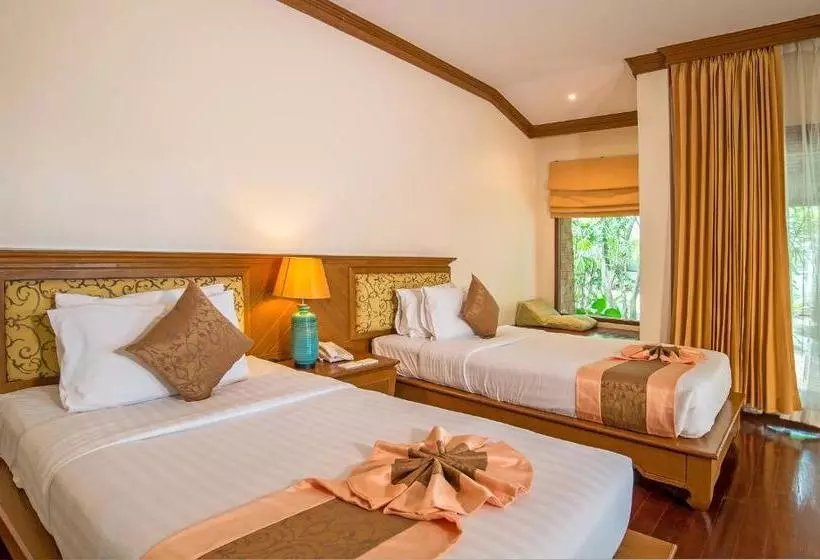 Hotelli Sunrise Tropical Resort