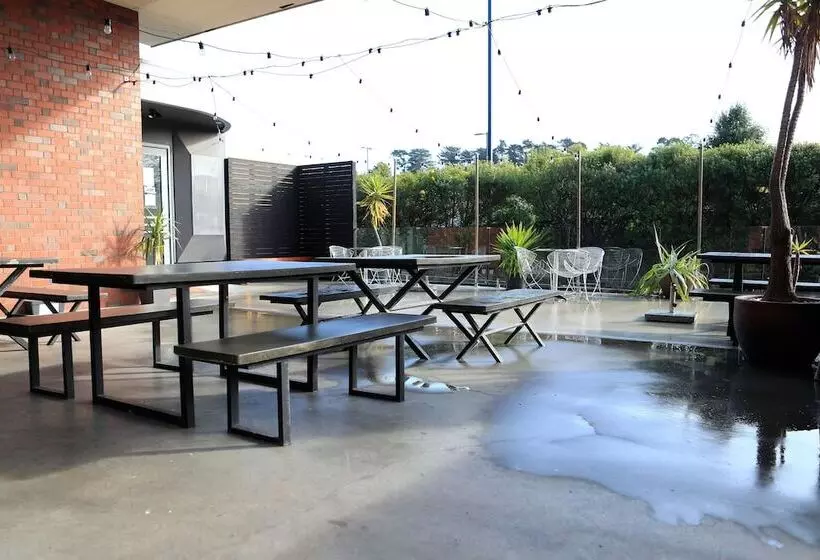 ホテル The Avenue