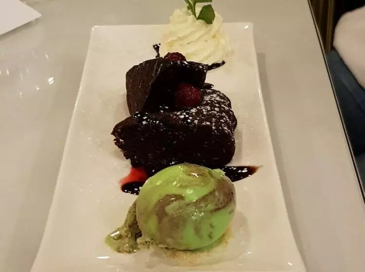 ホテル The Avenue