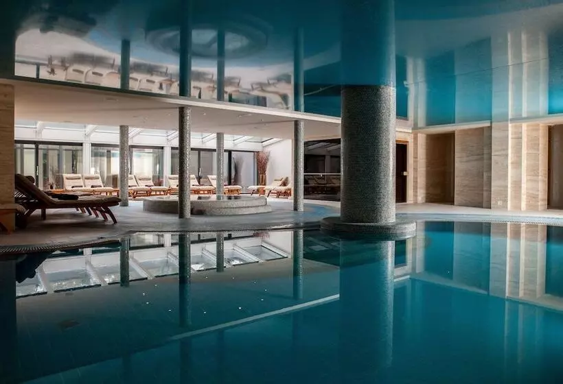 هتل Vanagupe Spa Resort