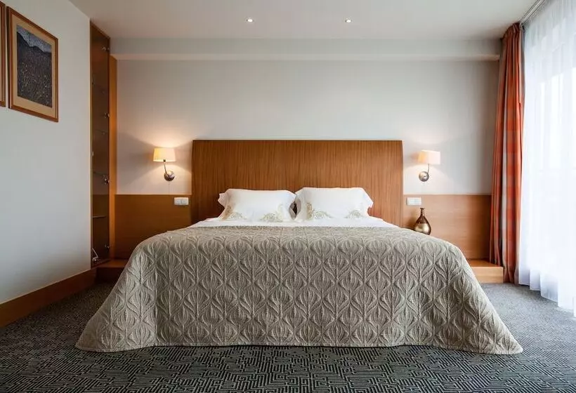 هتل Vanagupe Spa Resort