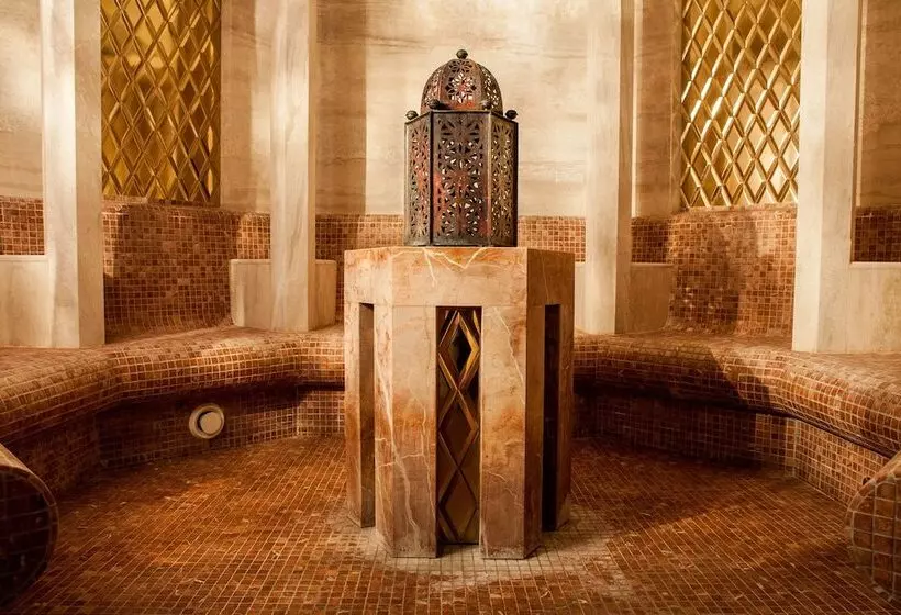 هتل Vanagupe Spa Resort