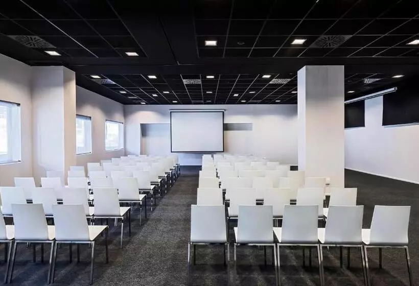 هتل Zentral Castellana Norte