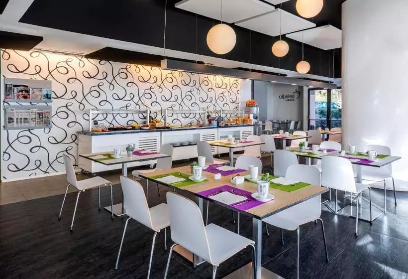 هتل Zentral Castellana Norte