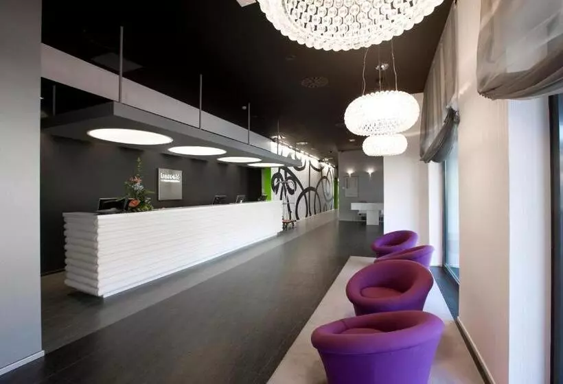 هتل Zentral Castellana Norte