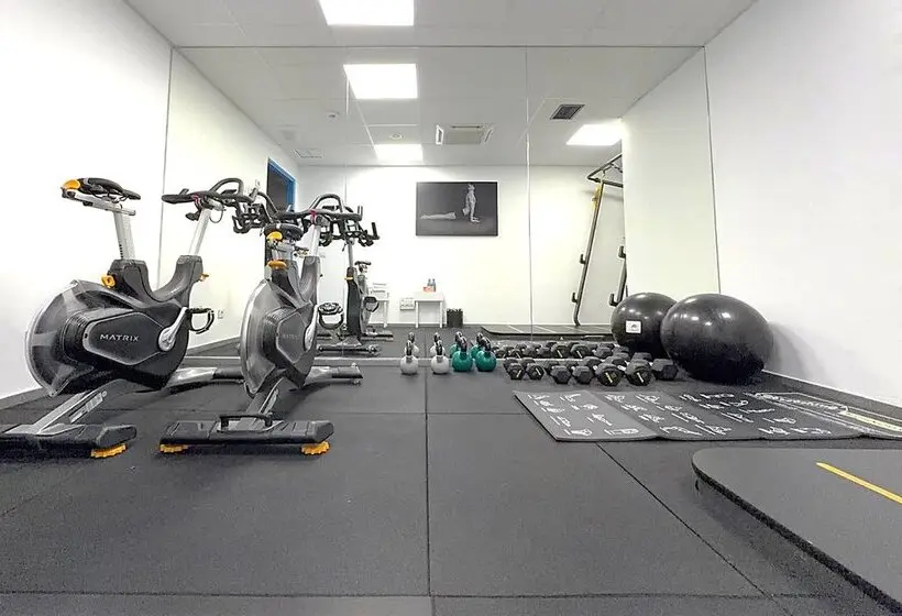 هتل Zentral Castellana Norte