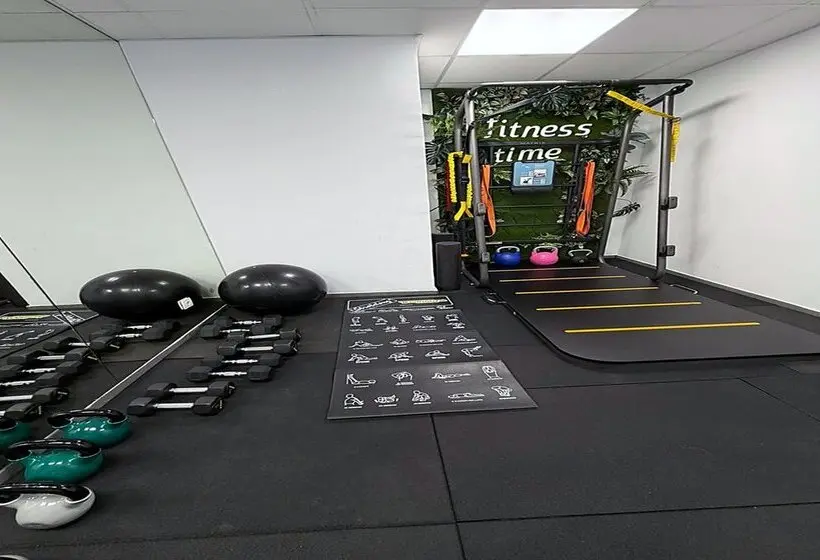 هتل Zentral Castellana Norte