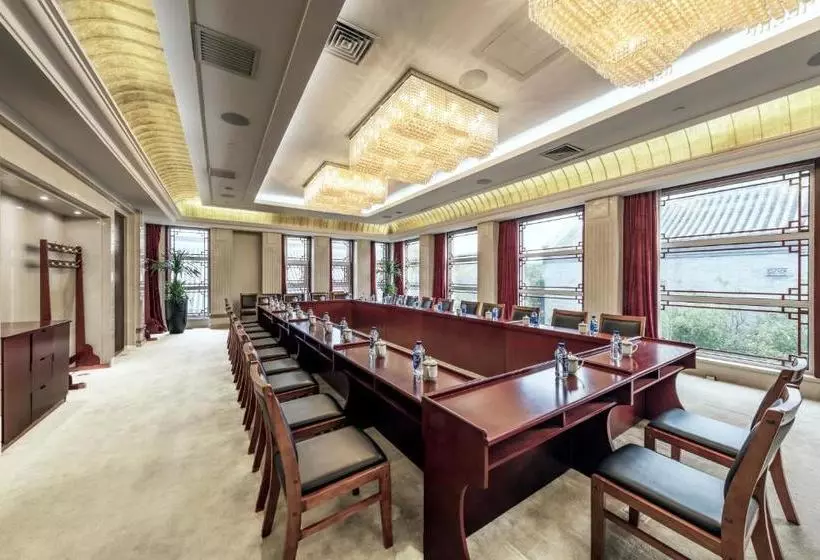 هتل Beijing Junwangfu