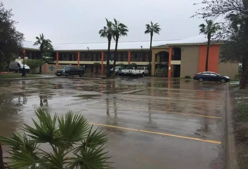 汽车旅馆 Texas Inn And Suites City Center At University Dr