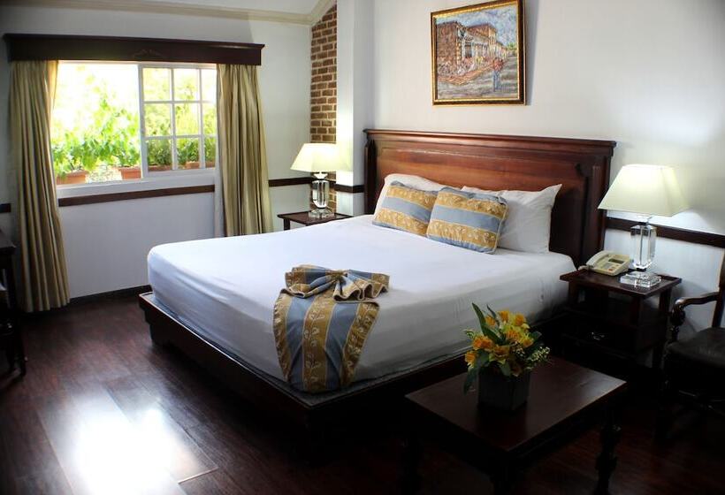 Platino Hotel & Casino