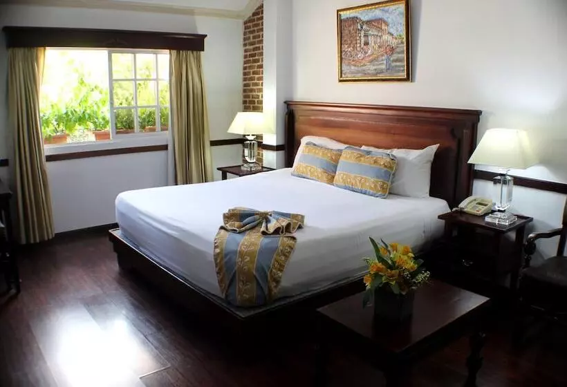 Platino Hotel & Casino