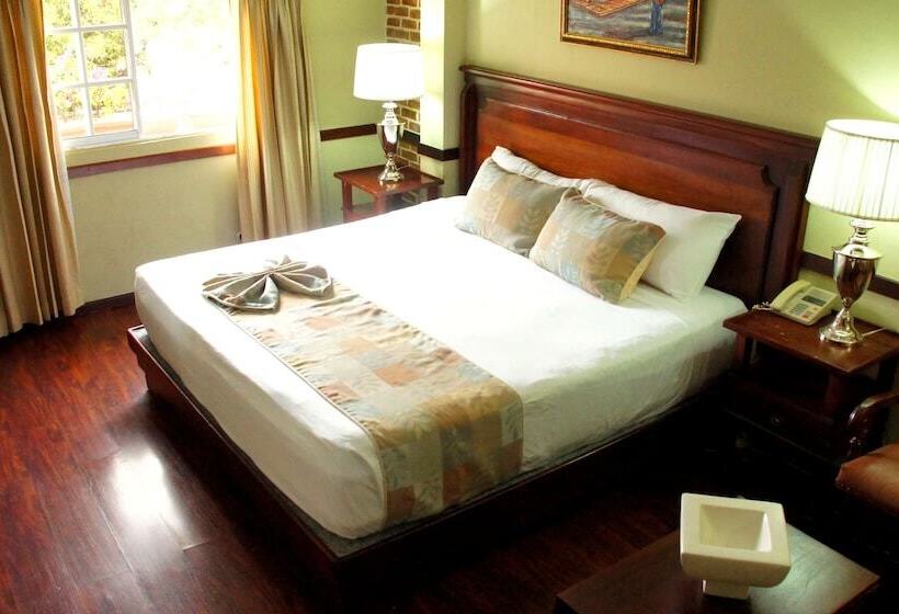 Platino Hotel & Casino