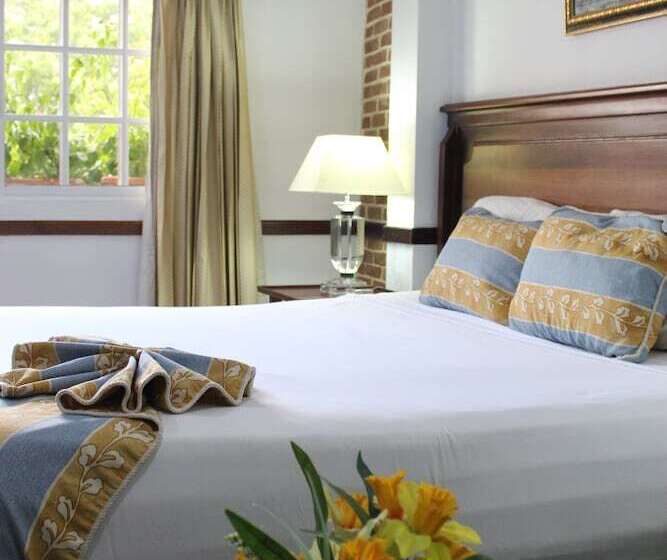 Platino Hotel & Casino