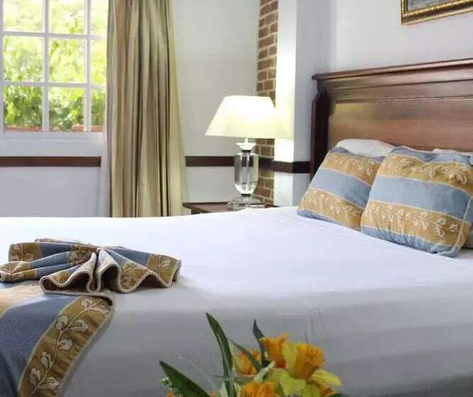 Platino Hotel & Casino