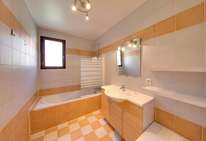 Domaine Du Mont Leuze