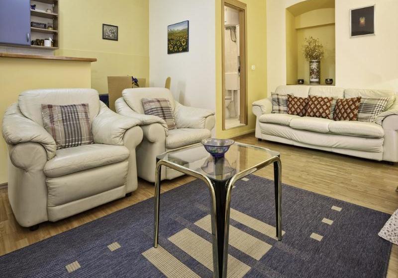 فندق Apartmani Zekan