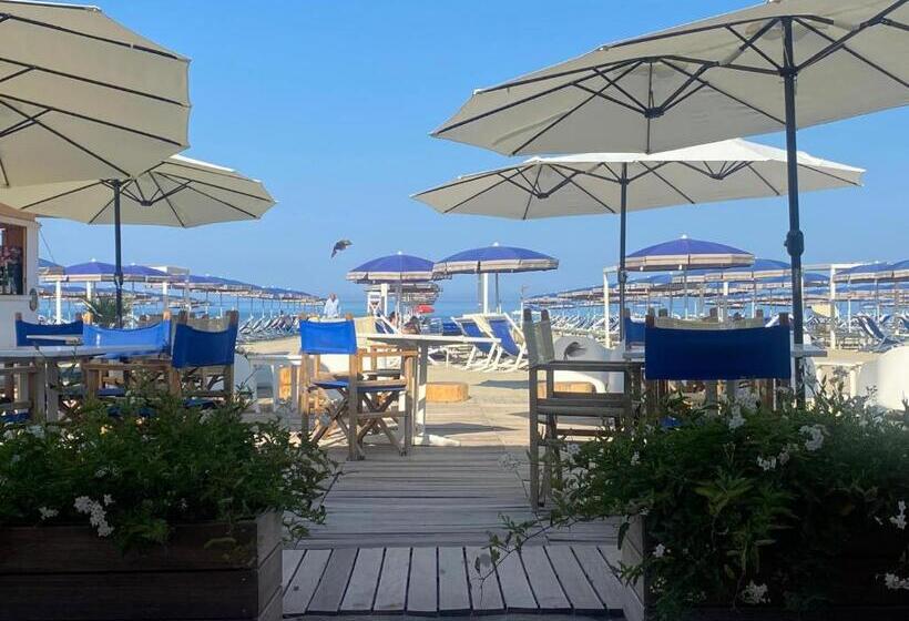 فندق Cosmopolitan Golf & Beach Resort