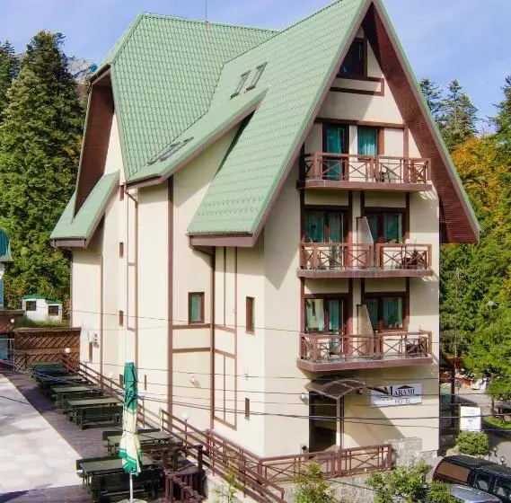 Hotel Marami