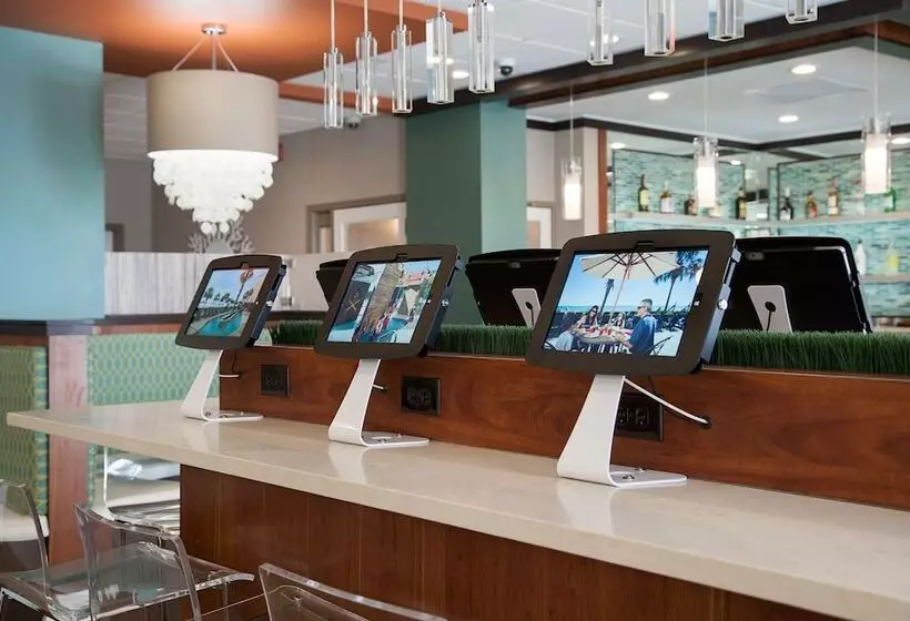 هتل The Strand  A Boutique Resort