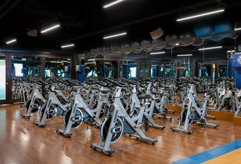 Hotel Titanic Business Kartal