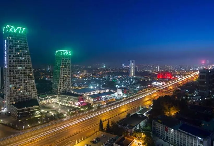 Hotel Titanic Business Kartal