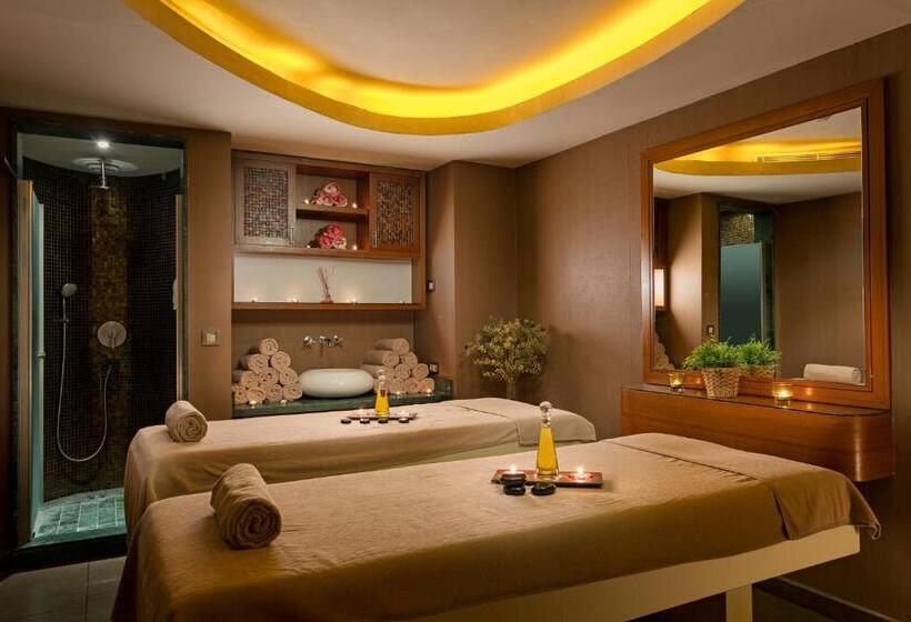 Hotel Titanic Business Kartal