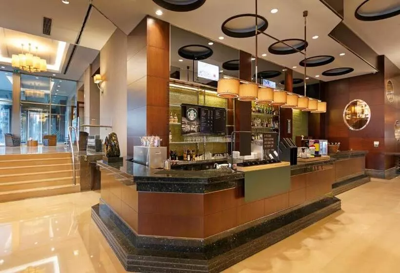 Hotel Titanic Business Kartal