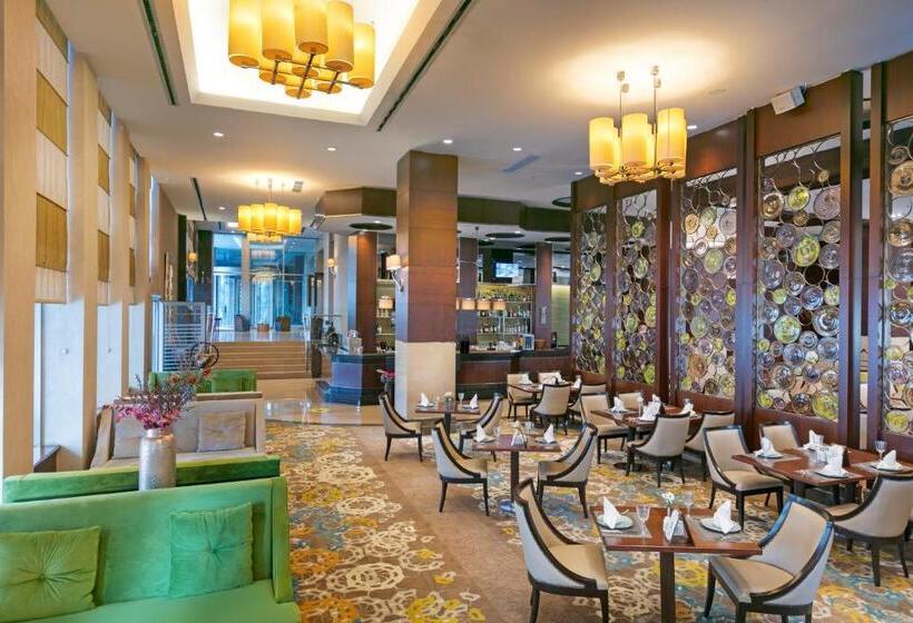 Hotel Titanic Business Kartal